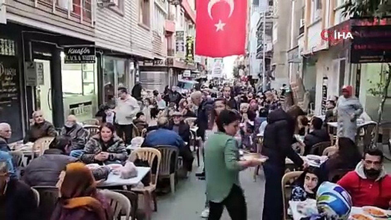 Nazilli’de Kuaförler Sokağı sakinleri iftarda buluştu