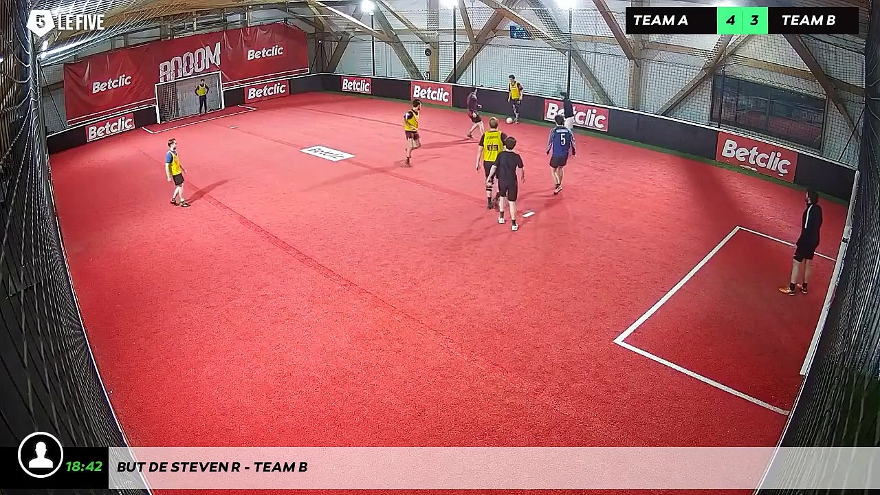 But de Steven R - Team B