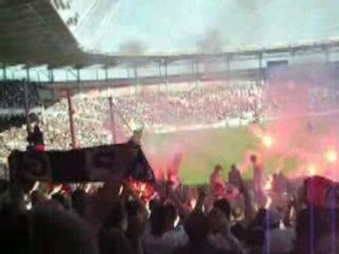 Toulouse-PSG Entrée des joueurs fumis
