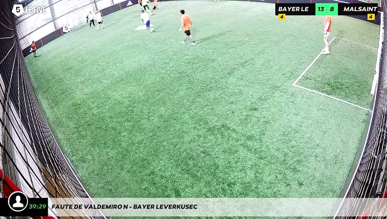 Faute de Valdemiro N - Bayer Leverkusec