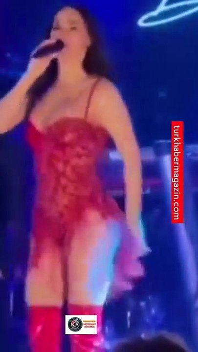 Defne Samyeli’nin sahne performansları ve zarafetiyle dikkat çekti