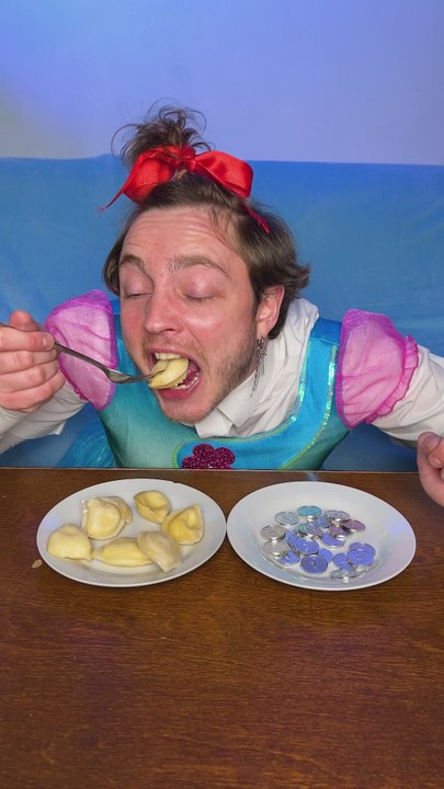 Cashy dumplings! He found cash inside dumplings! 🤑🥟 #123go