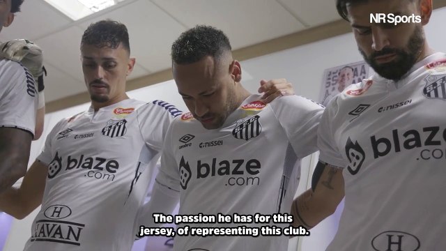 Neymar se emociona no vestiário do Santos antes do jogo contra o Corinthians
