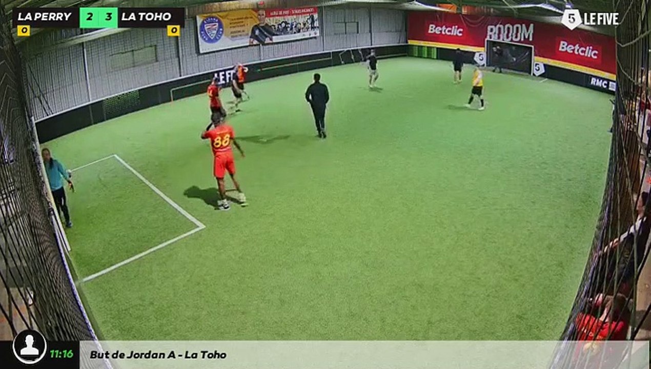 La Perry Teuf - La Toho 10/03 à 19:38 - Football Terrain 1 (LeFive Pau)