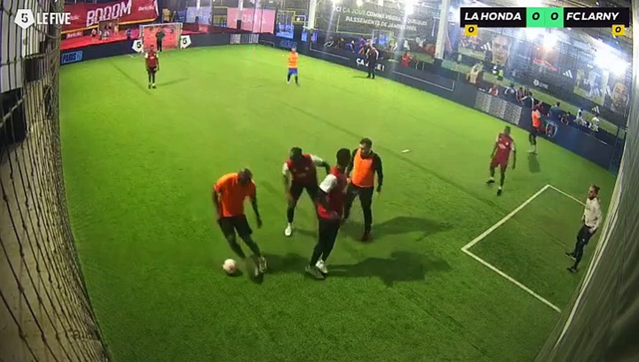 La Honda - Fc Larny 10/03 à 22:37 - Football Terrain Paris FC (LeFive Créteil)