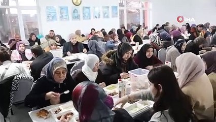 Bu köyde iftar vakti evlerde yemek pişirmek yasaklandı