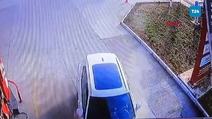 Arıza yapan cip akaryakıt istasyonunda alev aldı; o anlar kamerada