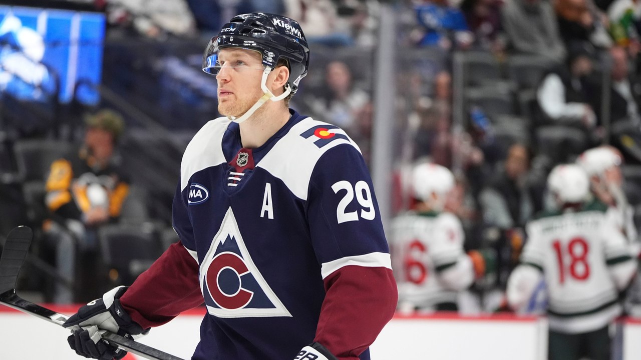 Erst Buhrufe, dann Jubel: MacKinnon erreicht historische Marke