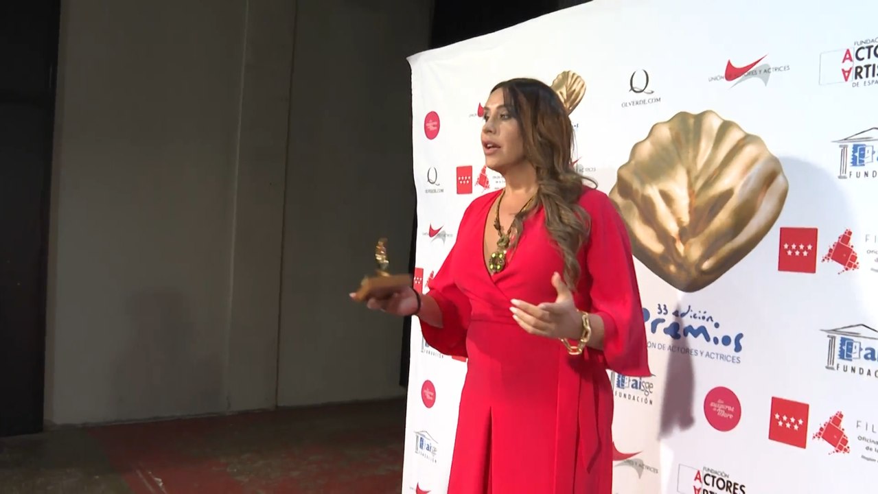 Karla Sofía Gascón triunfa en los Premios de la Unión de Actores