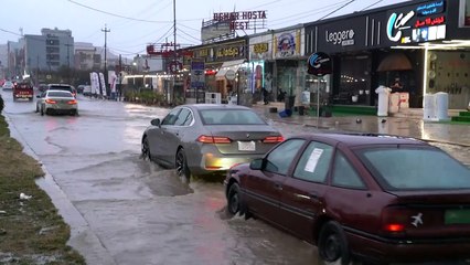 مدينة دهوك العراقية تغمرها مياه الفيضانات إثر الأمطار الغزيرة