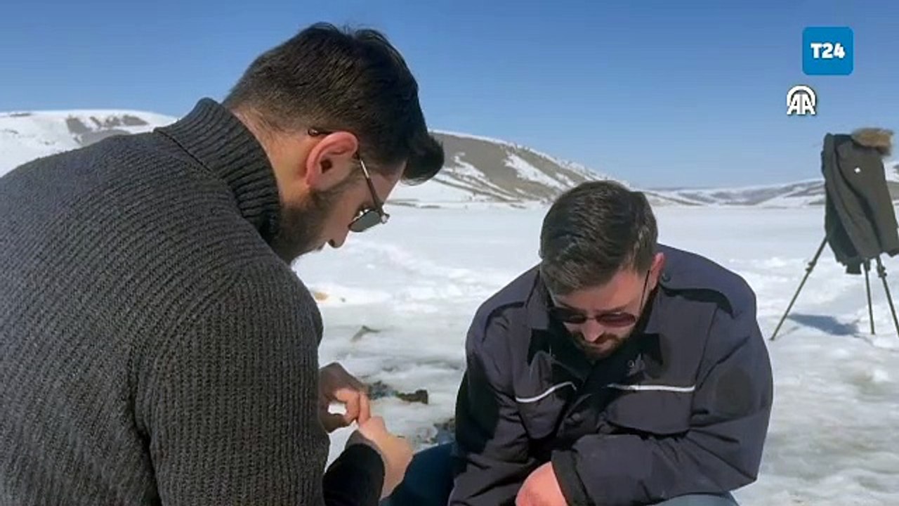 Gümüşhane'de buz tutan baraj gölü balık tutkunlarını buluşturdu