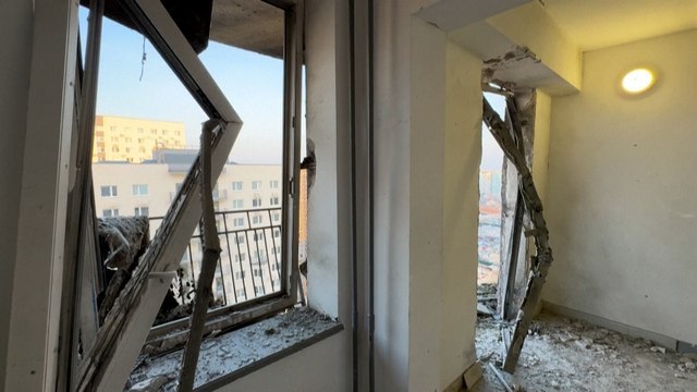 Attaque massive de drones sur la Russie : les images d'un immeuble résidentiel touché près de Moscou