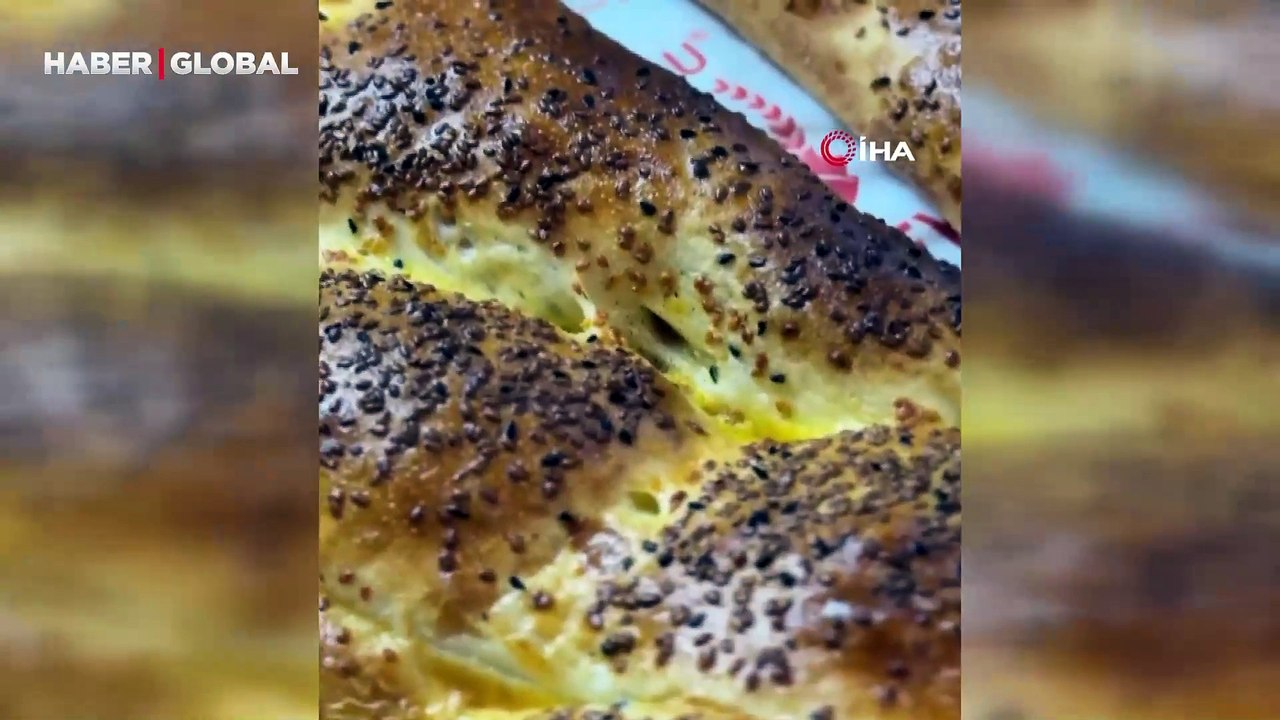 Kastamonu’da 3 metrelik Ramazan pidesi 600 liraya satıldı