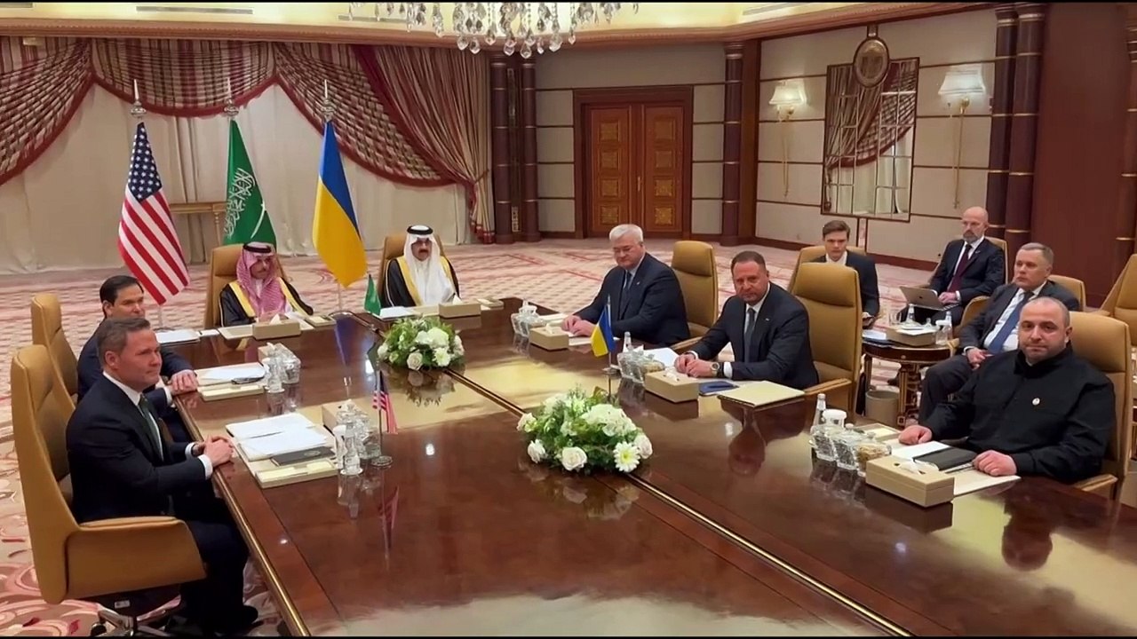 Ucrania lanza cientos de drones contra Rusia antes de la reunión con EEUU