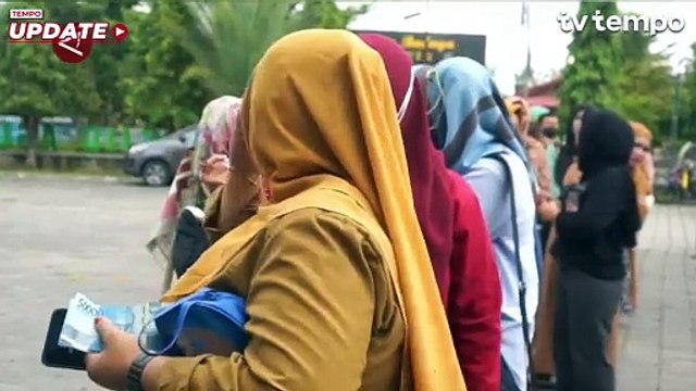 Antusiasme Warga Tukarkan Uang Baru di Layanan Kas Keliling Bank Indonesia