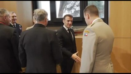 Macron incontra a Parigi i Capi di Stato Maggiore europei