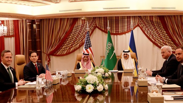 Las delegaciones de Ucrania y EE UU se reúnen en Yeda para un principio de alto el fuego