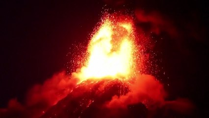 과테말라 화산 폭발 시작...주민 3만 명에 긴급 대피령 / YTN