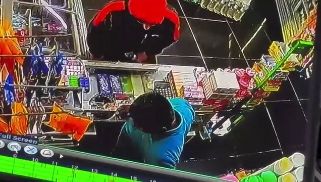 Rapina a mano armata in un minimarket in via Roma a Palermo