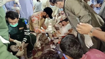 Grupo de rebeldes toma 450 reféns em trem no Paquistão