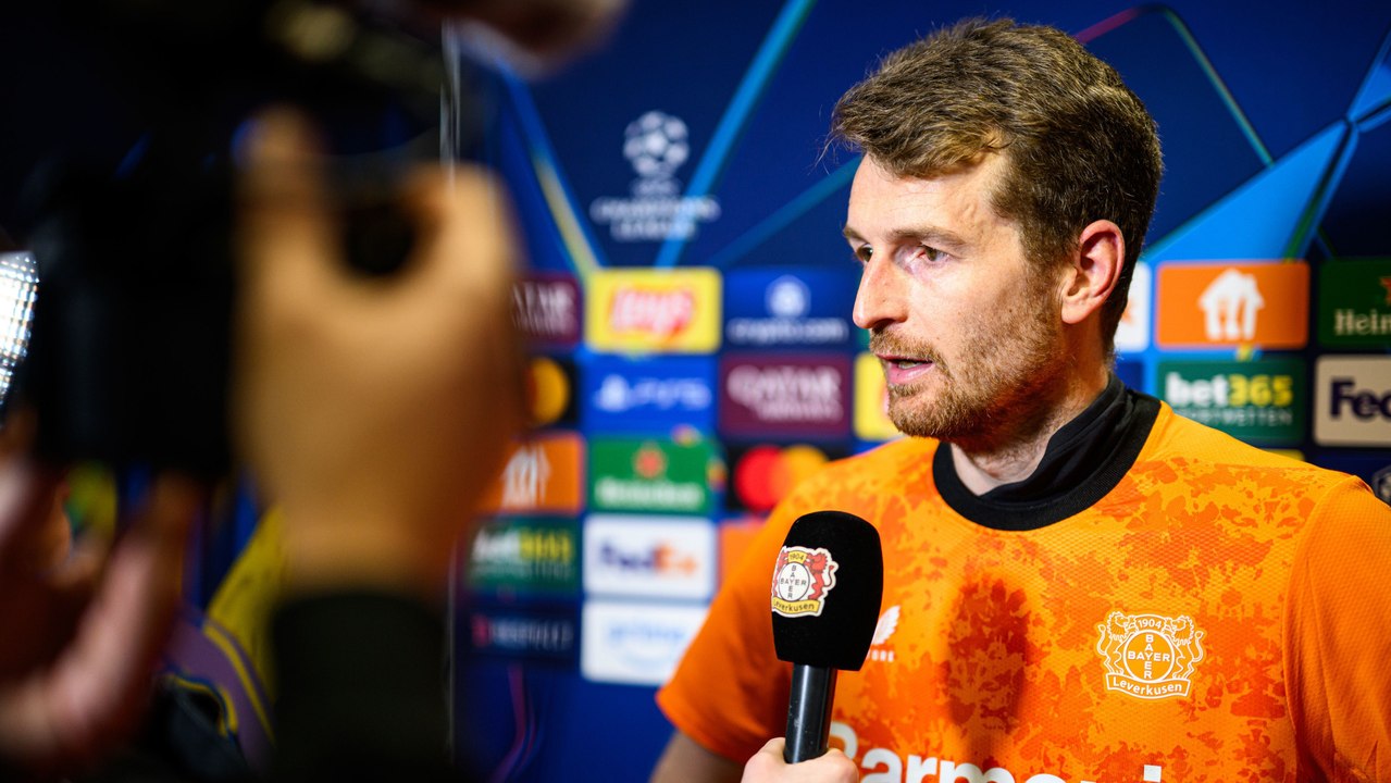 'Müssen uns nicht anlügen': Hradecky lobt Bayern-Leistung