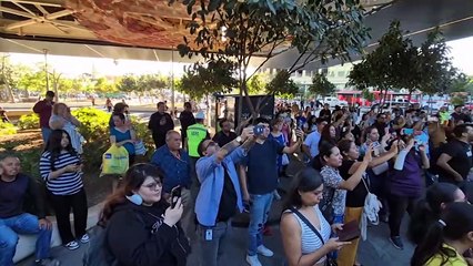 Banda La Adictiva se presenta en estaciones del Tren Ligero