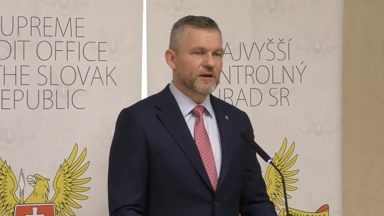 ZÁZNAM: Prezident: NKÚ aj ŠÚ by mali zostať nezávislými inštitúciami od politickej moci