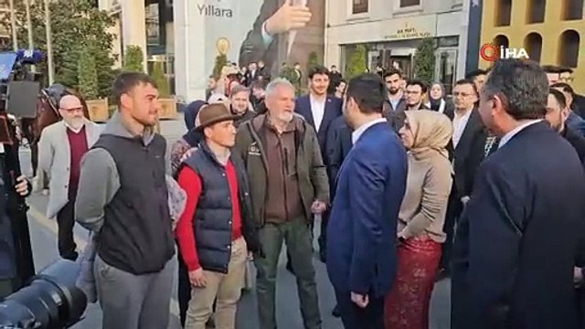 At üstünde hac yolculuğu... İspanya'dan yola çıktılar, İstanbul'a ulaştılar!