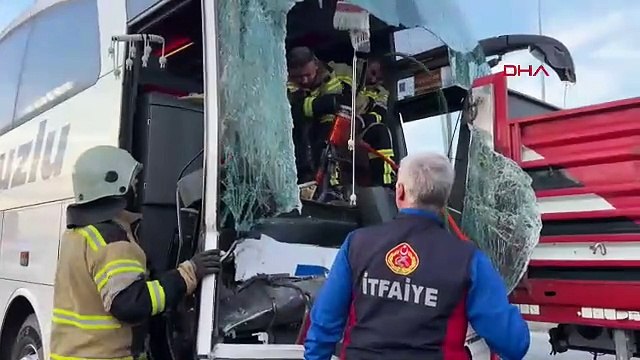 Bir facia daha kılpayı atlatıldı: Yolcu otobüsü kaza yaptı: Çok sayıda yaralı var!