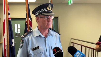 Some residents in Queensland still without power as flood clean-up begins