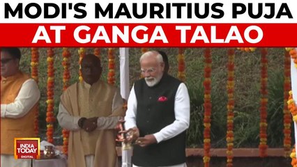 PM Modi performs puja at Ganga Talao in Mauritius