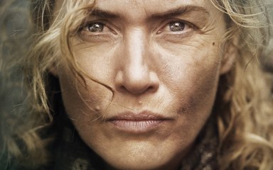 Kate Winslet e Marion Cotillard in "Lee Miller": la scena del film