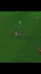 🔥🔥 Voilà pourquoi Jude Bellingham est un monstre !! 🤯🤯 #realmadrid #bellingham #shorts #skills