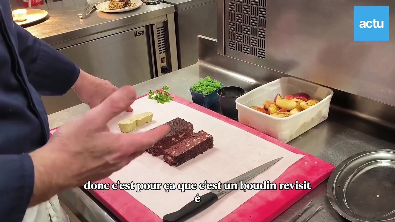 VIDÉO. Boudin noir poêlé et compotée de chou, un plat de Vincent Biset à reproduire chez soi !