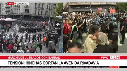 🚨TENSIÓN EN CONGRESO: LA POLICÍA Y LOS BARRAS CARA A CARA