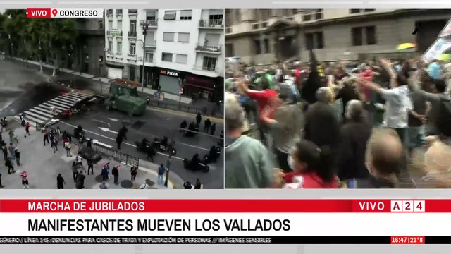 🚨MÁXIMA TENSIÓN EN LA MARCHA DE JUBILADOS Y BARRAS: AVANZAN LOS CAMIONES HIDRANTES