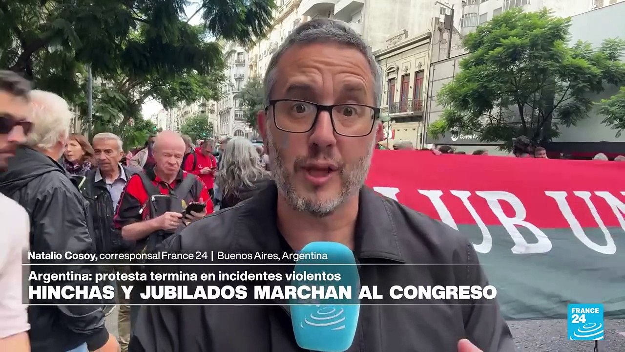 Informe desde Buenos Aires: represión a hinchas y jubilados que protestan en el Congreso