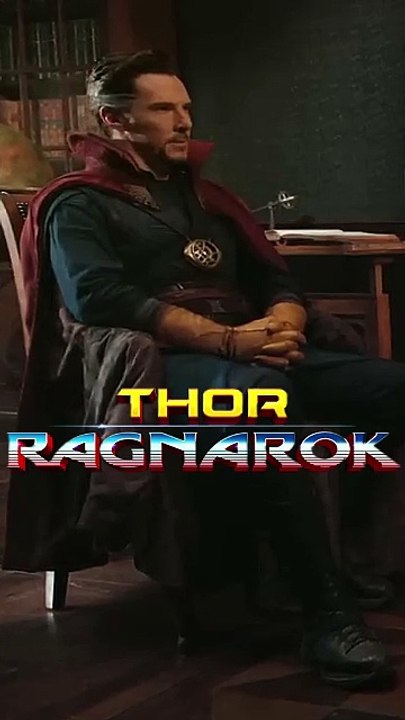 Why was Doctor Strange wearing gloves in Thor: Ragnarok?