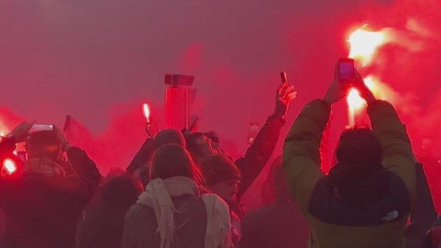 La locura de la llegada del bus del Atlético de Madrid