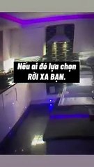 Hund spielt im Laub! 20250314