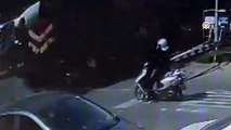 Yük treninin bisikletliye çarpması güvenlik kamerasında