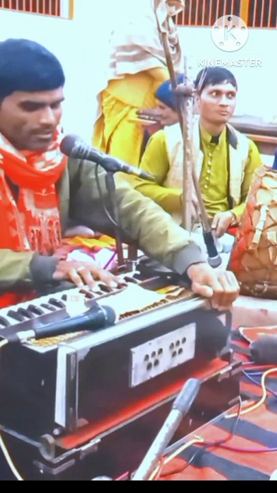 धमाल मचा रहा है ये सुन्दर भजन