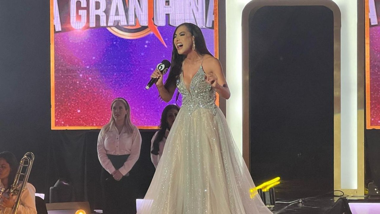 Karen Dávila - Detrás de mi ventana con orquesta