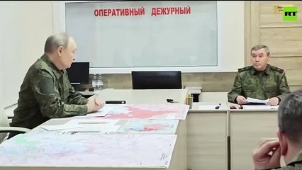 En uniforme militaire, le président russe Poutine est arrivé à Koursk