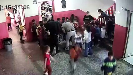 Boğazına şeker kaçan çocuğu böyle kurtardı!