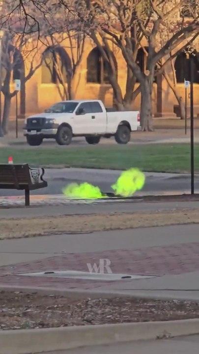 Evacúan edificios en Texas Tech tras la aparición de llamas verdes en alcantarillas