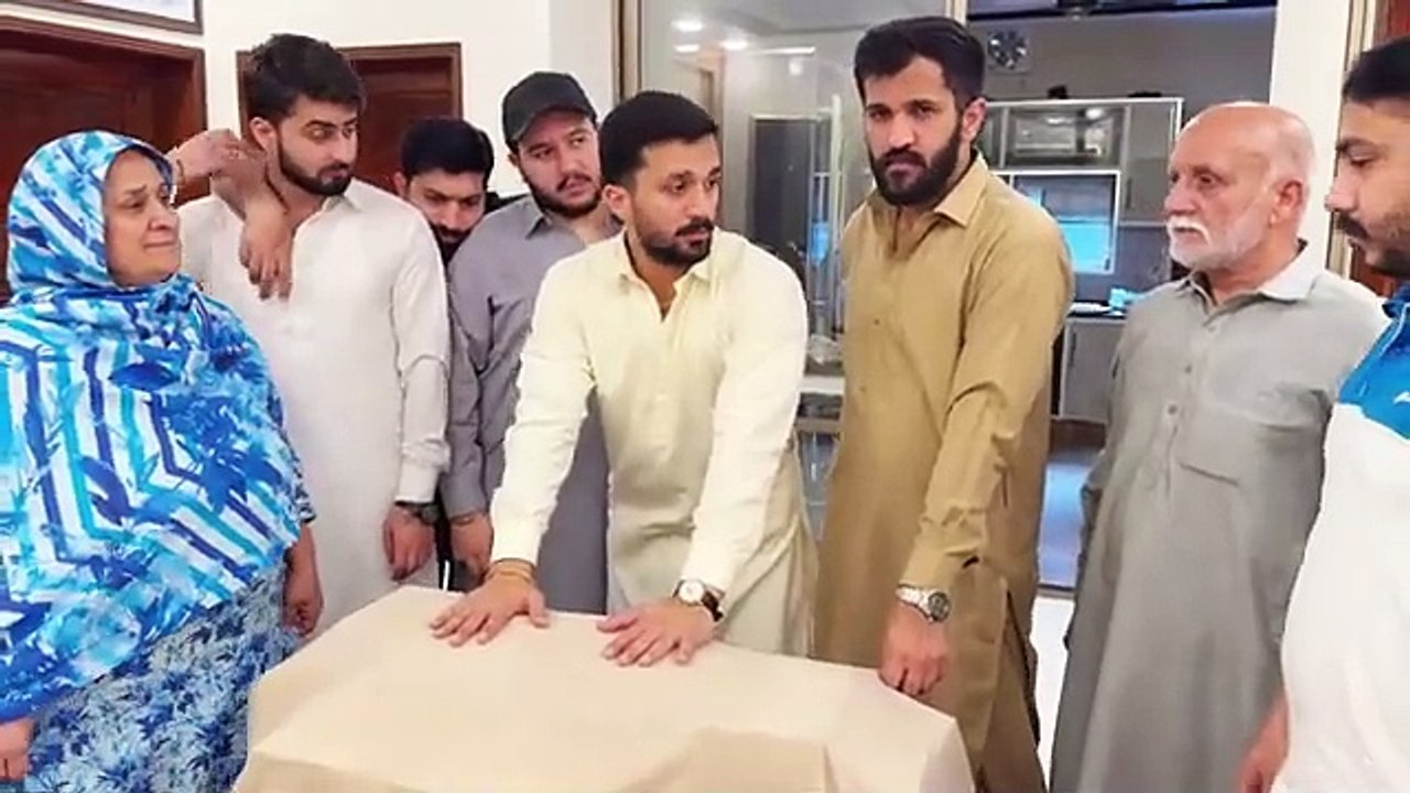 مفاجأة في الذكرى الثانية لعائلة رجب 🥺توزيع 150 بيتزا 🙏🏻
