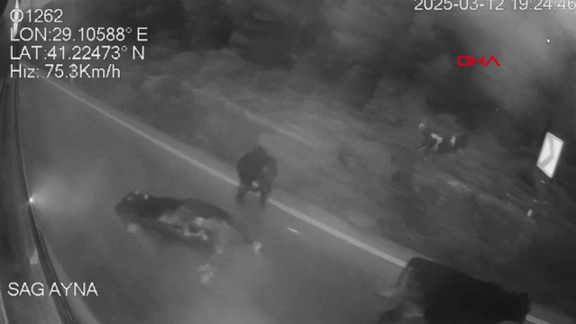 İETT otobüsüyle minibüsün çarpıştığı kaza kamerada