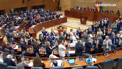 La oposición pide a Ayuso ver el documental sobre los 7.291 fallecidos en residencias y la presidenta les acusa de "retorcer el dolor"
