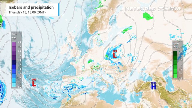 UK Weather: Cold and bright with frosty mornings and wintry snow showers